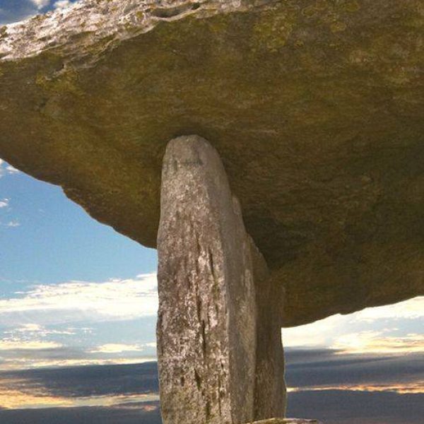 poulnabrone-dolmen-burren